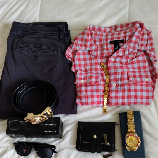 Pantalón de hombre y reloj y camisa y accesorios.