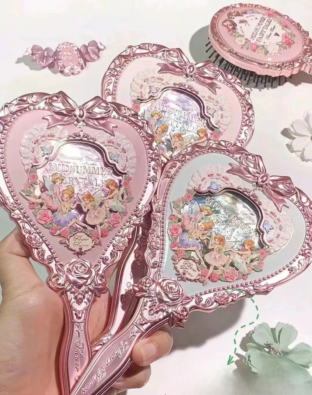 Flower Knows Midsummer Fairytales Series Love Shaped Handheld Makeup Mirror Air Cushion Comb Makeup tool.Espejo de maquillaje de mano